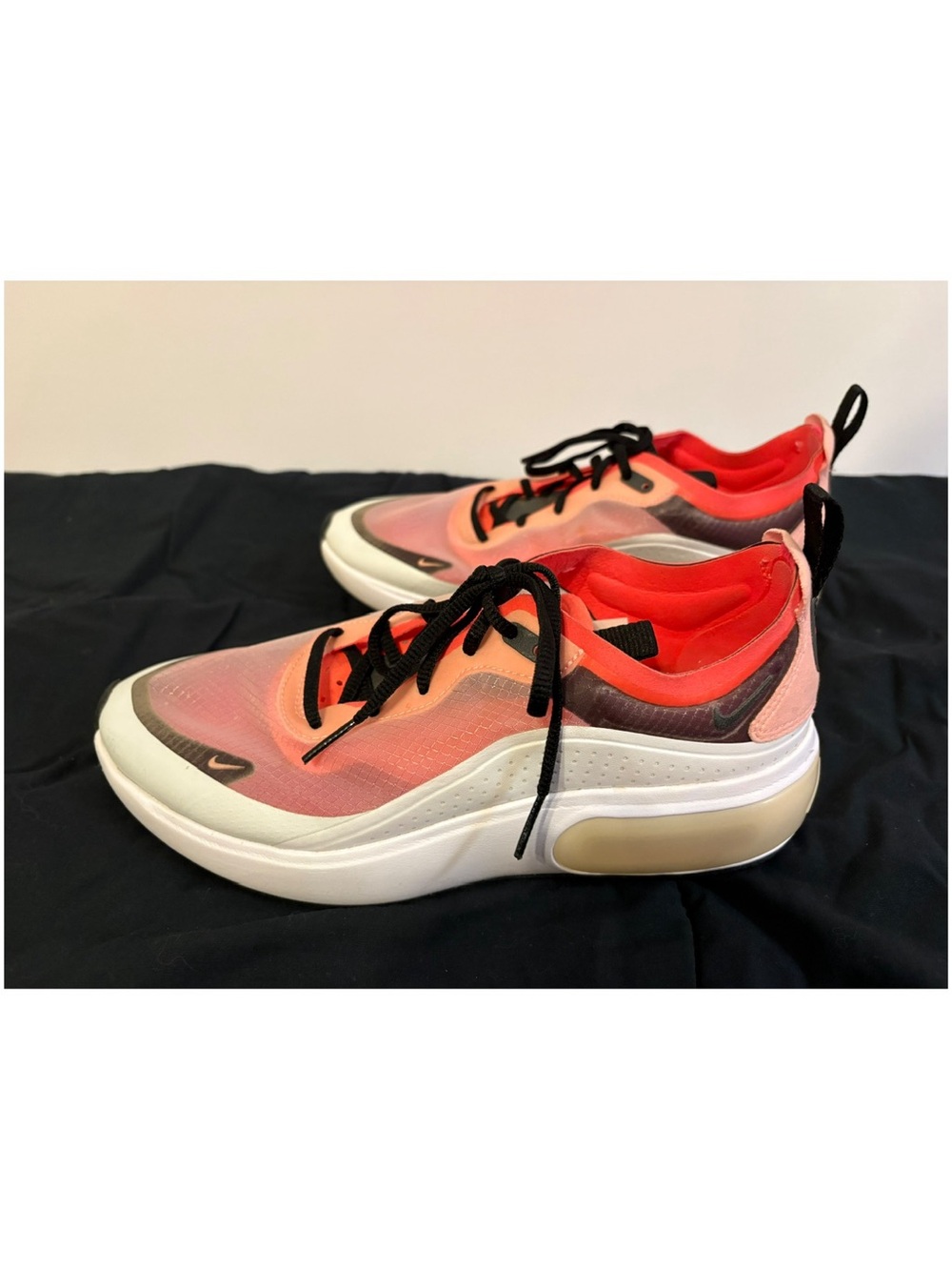 Nike Women's Coral-Red Gradient Low-Top Sneakers